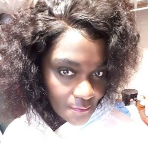 Meet your Posher, Eva